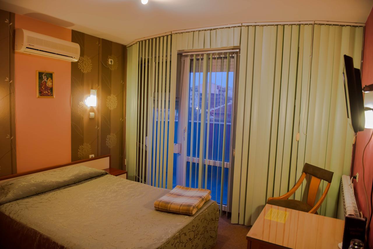 Hotel Kapri Yambol ภายนอก รูปภาพ