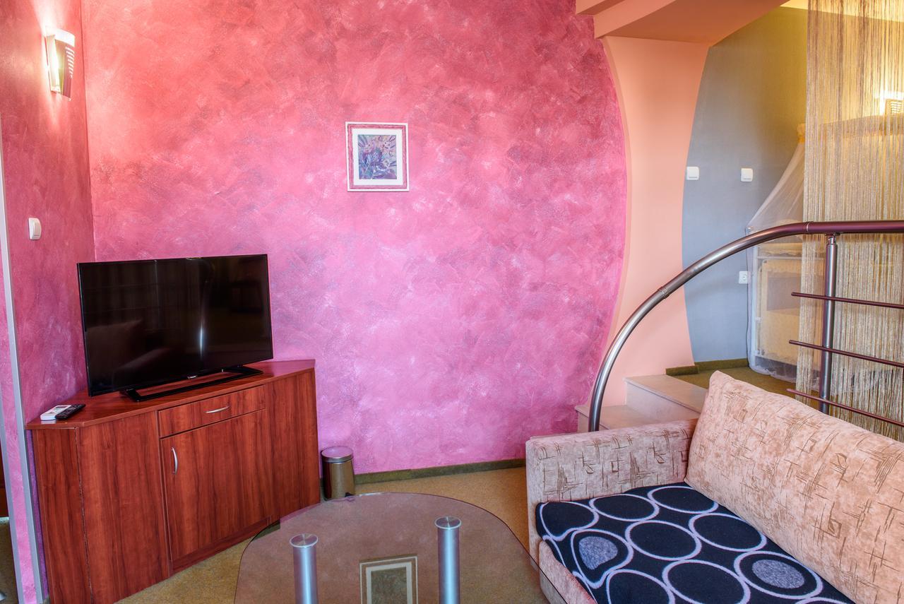 Hotel Kapri Yambol ภายนอก รูปภาพ